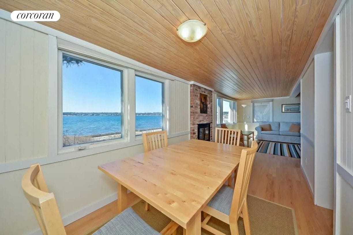 Building Photo - 314 E Montauk Hwy