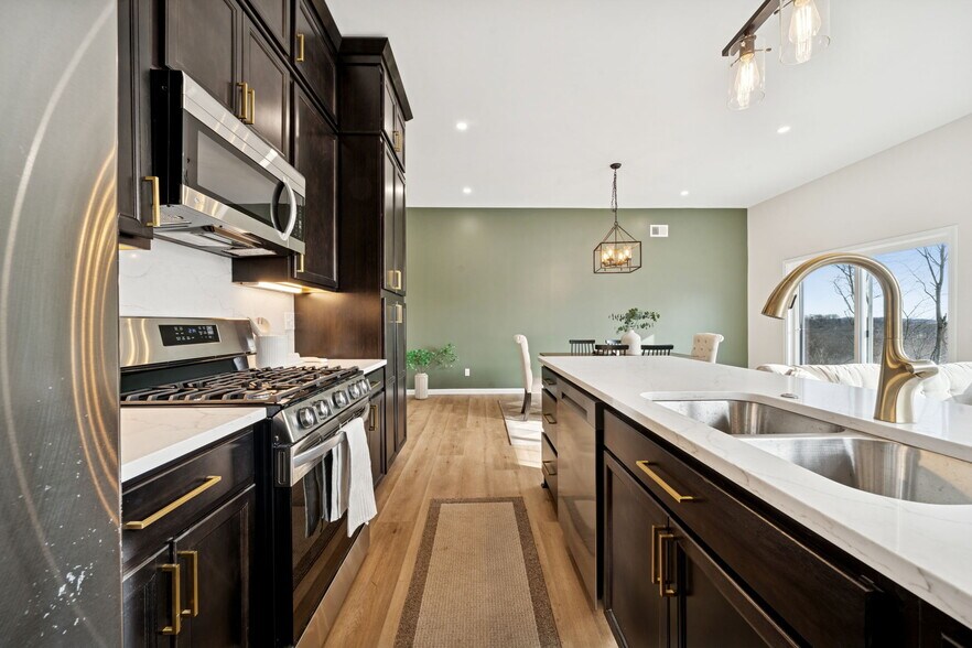 Building Photo - 2219 Lebanon Dr