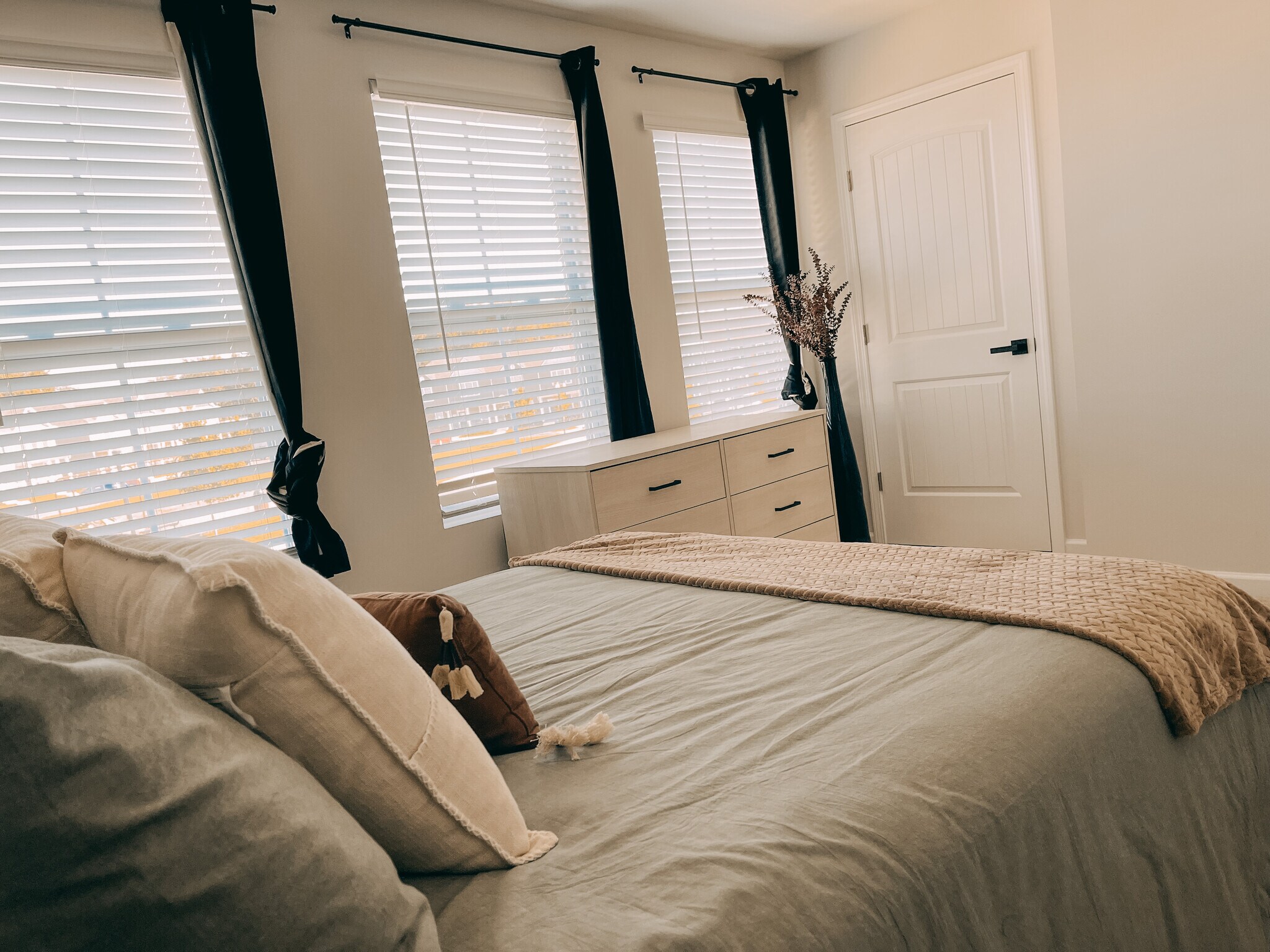 Upstairs bedroom - 223 Catherine Ln