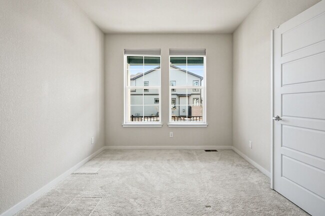 Building Photo - 137 Mohawk Cir
