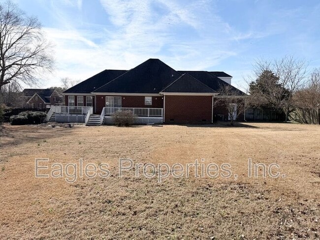 Building Photo - 107 Roundtree Ln