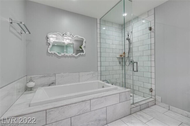 Building Photo - 4471 Dean Martin Dr