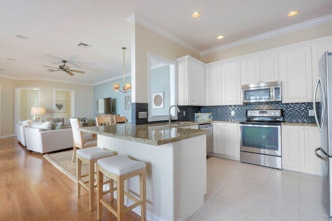 Building Photo - 122 Poinciana Dr