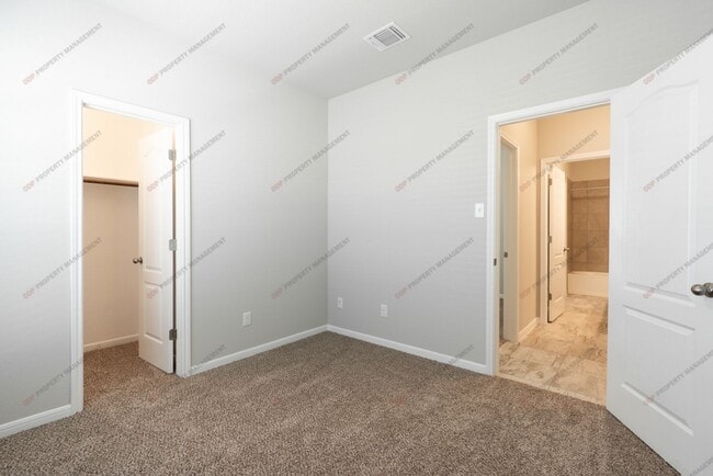 Building Photo - 7429 Hudson Grove Dr