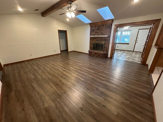 Building Photo - 7503 Elmhurst Dr