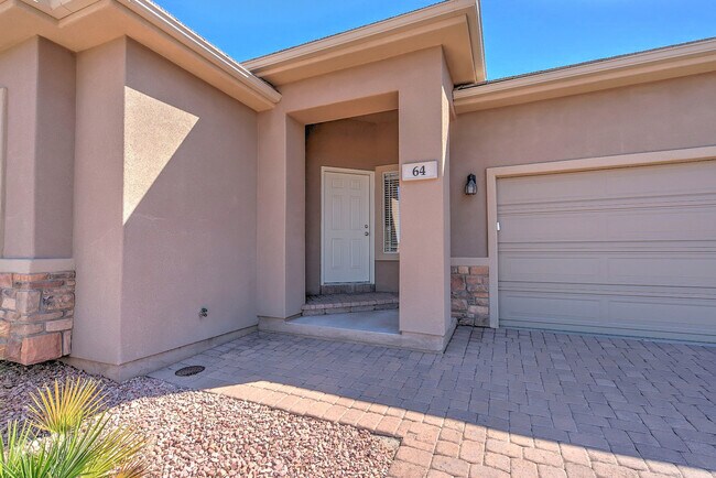 Building Photo - Spacious 3 Bedroom Corner Lot Home Near So...
