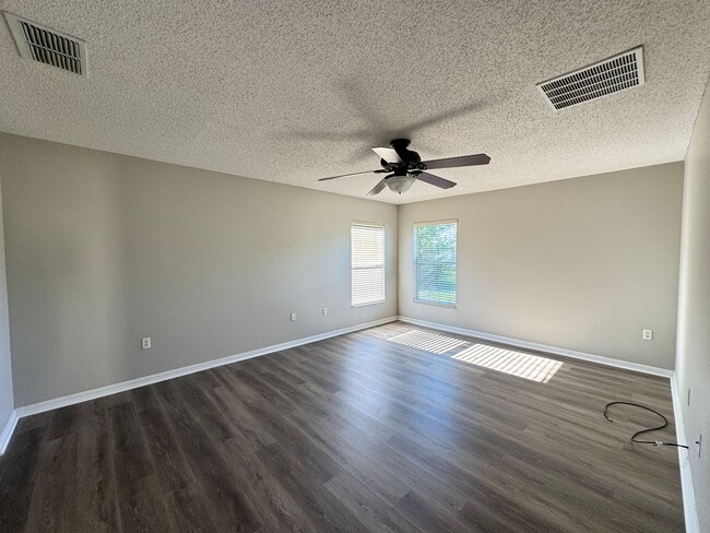 Building Photo - Split Floor plan 3/2 in Poinciana