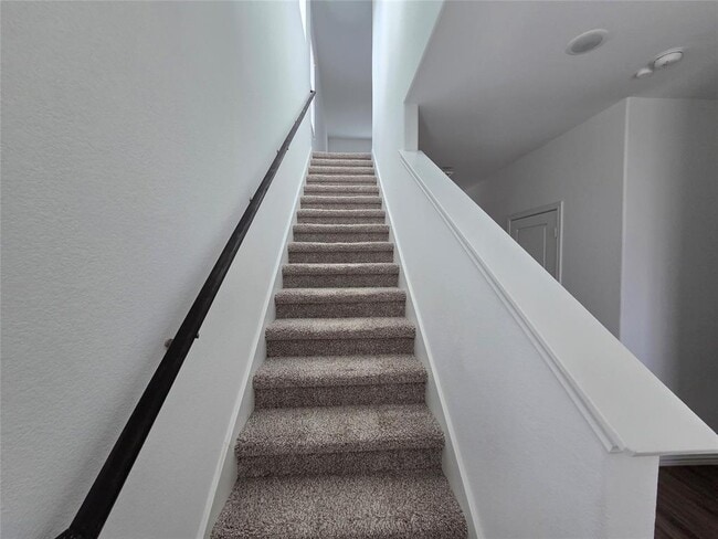 Building Photo - 1329 Weatherford Ln