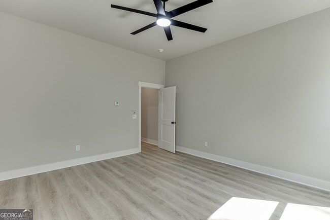 Building Photo - 115 Rains Rd