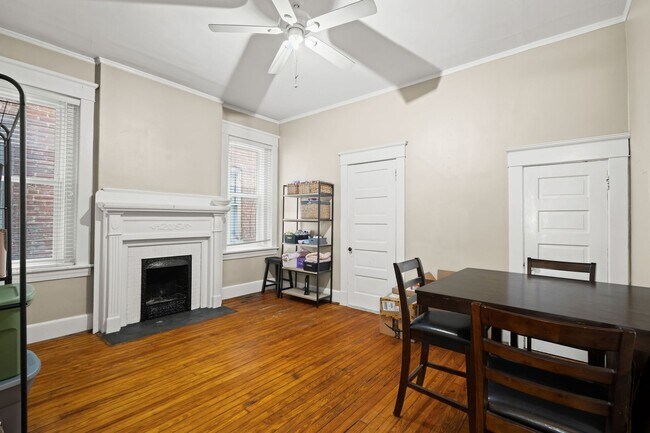 Building Photo - 1719 Hanover Ave