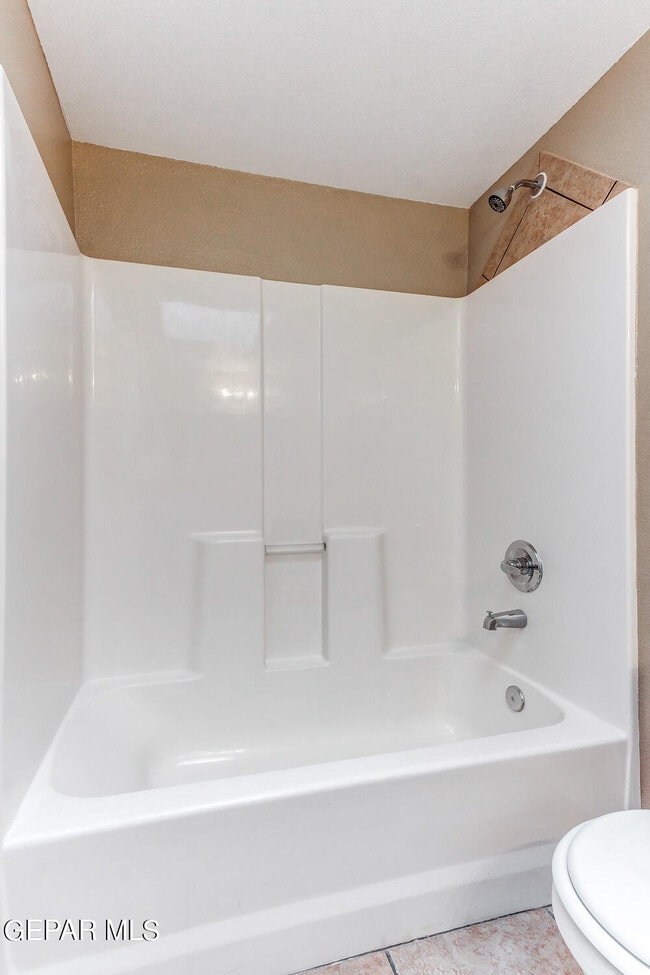 Building Photo - 3289 Emerald Point Dr