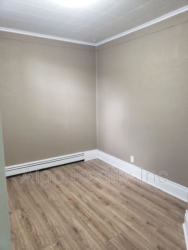 Building Photo - 1012 7th St E