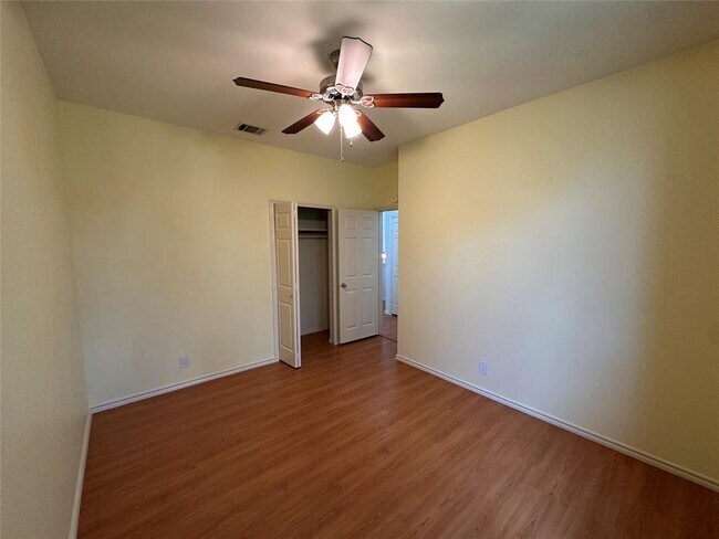 Building Photo - 1603 Azalea Dr
