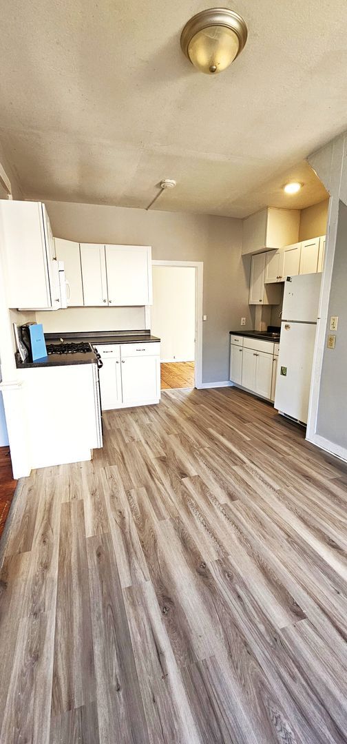 Building Photo - 79 Chase St