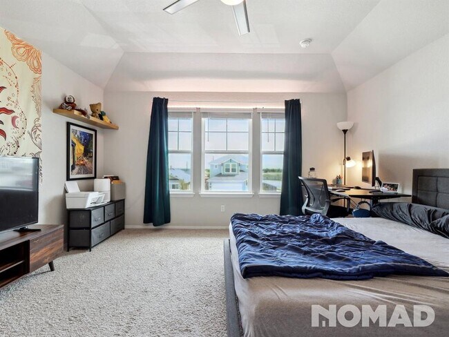 Building Photo - 101 Crescent St