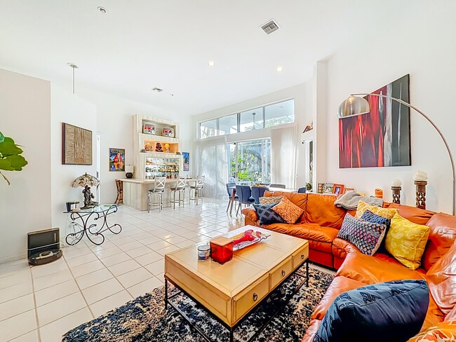 Building Photo - 11853 Fountainside Cir