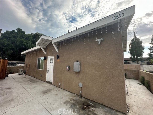 Building Photo - 10893 Date St