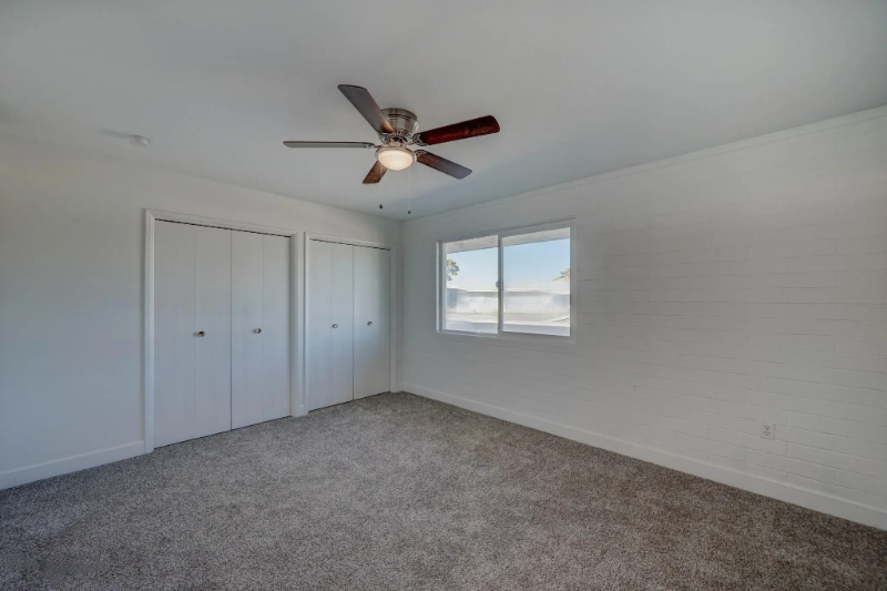 Building Photo - 11832 N Balboa Dr