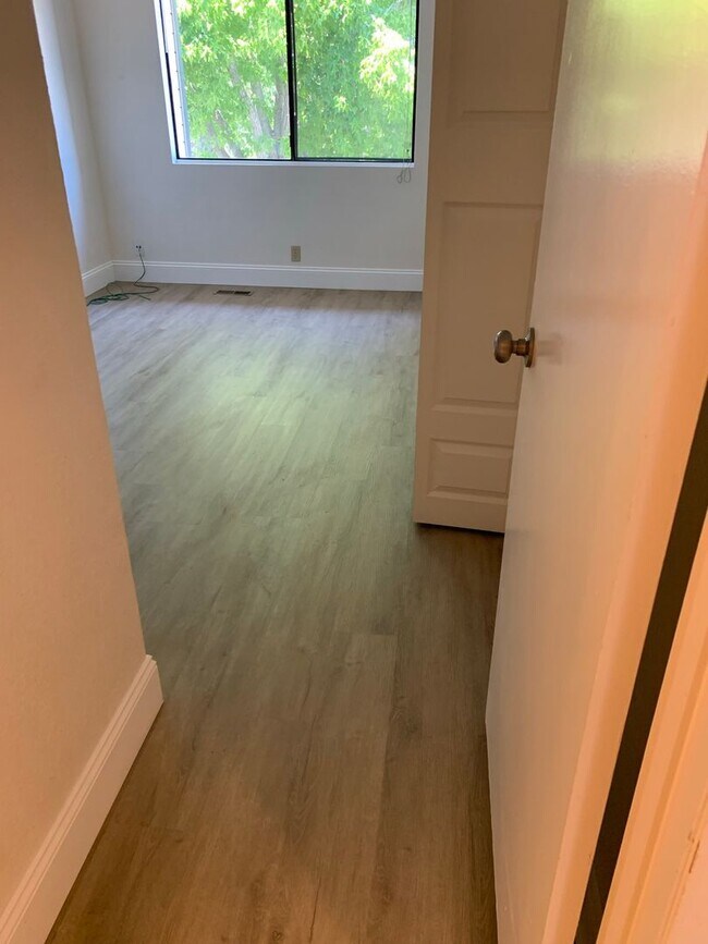 Building Photo - 2BD / 2BA Condo in Cedar Creek