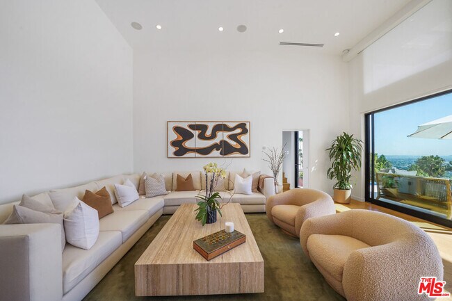 Building Photo - 8242 Hillside Ave