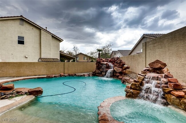 Building Photo - 1601 Vespertina Ct