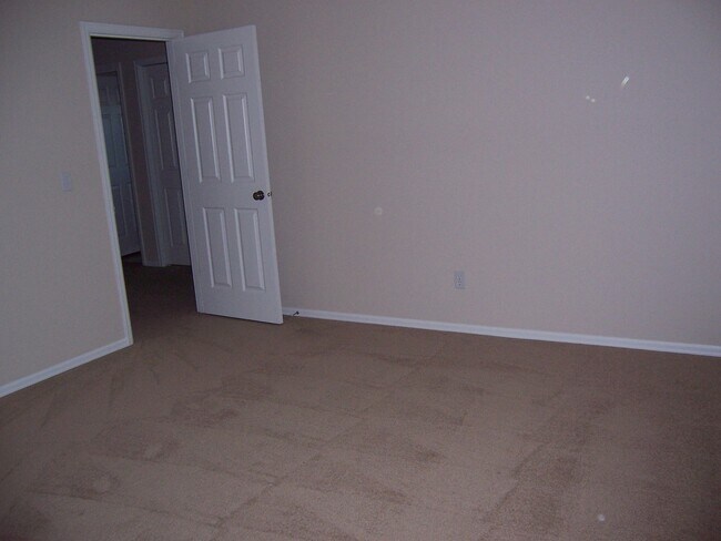 Building Photo - 863 SE Bayshore Cir
