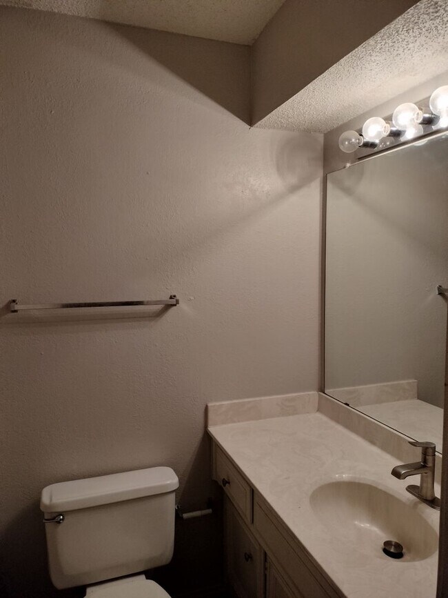 Building Photo - Southwest Lubbock 3 Bedroom