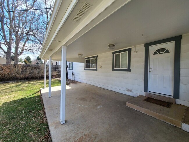 Building Photo - Charming 3BR House in University Hills