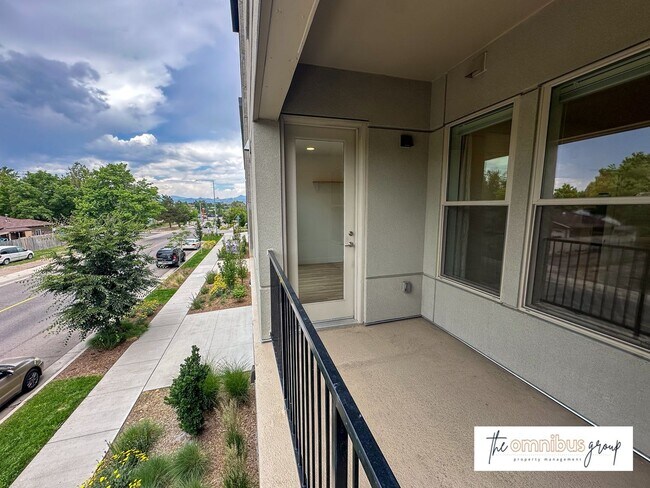 Building Photo - Bright & Modern 1BD/1BA Apartment!
