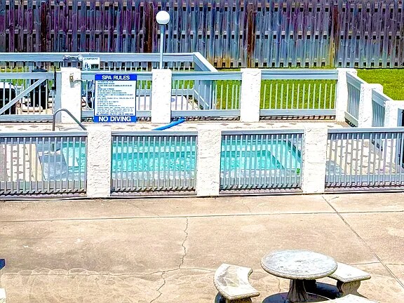 Building Photo - 17614 Front Beach Rd