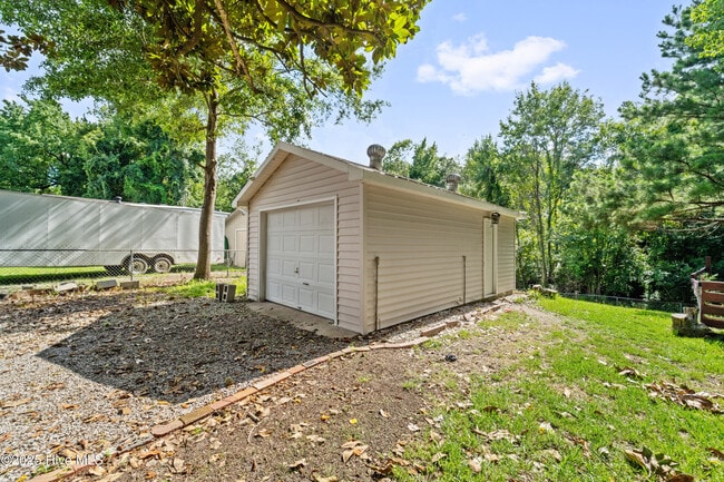 Building Photo - 513 Jarman St