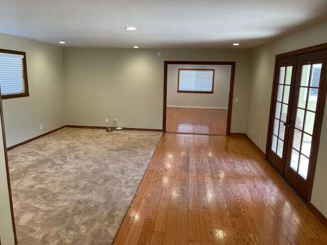 Building Photo - Spacious 4 Bedroom 4 Bath Ojai Home