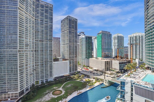 Building Photo - 300 Biscayne Blvd Way