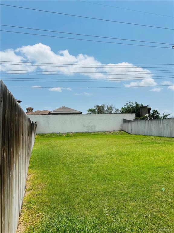 Building Photo - 2203 S Pamplona St