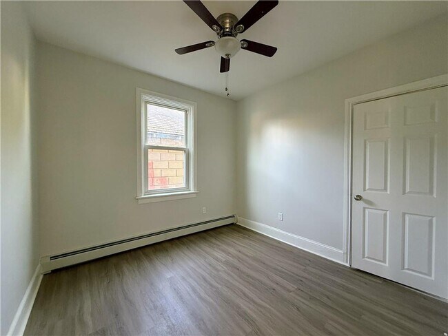 Building Photo - 52 Erastus St