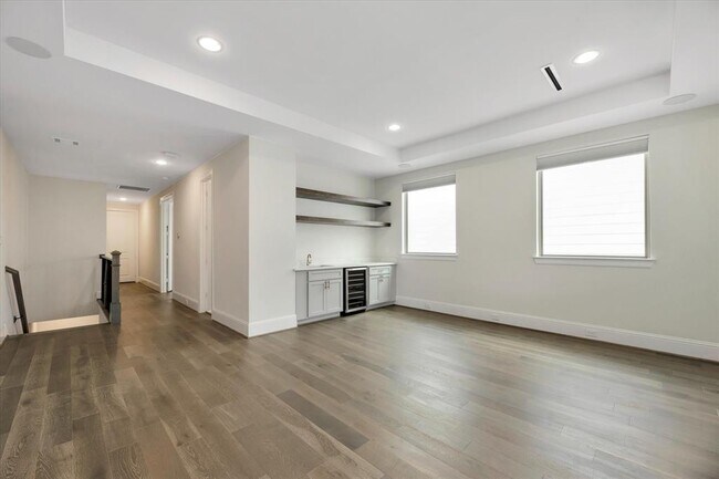 Building Photo - 540 W 26th St