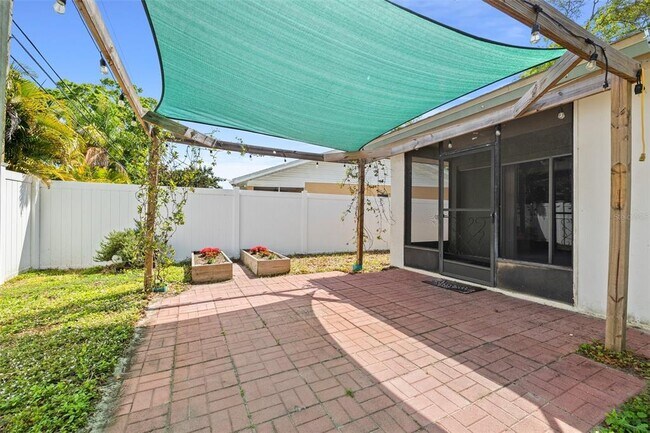 Building Photo - 2715 63rd Terrace N