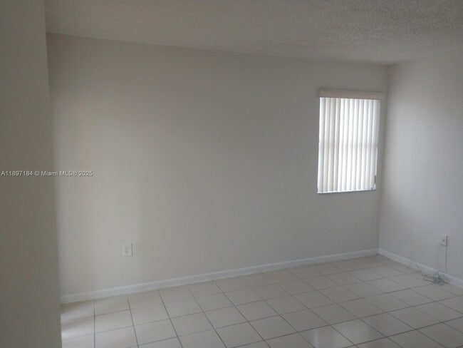 Building Photo - 580 NW 114th Ave