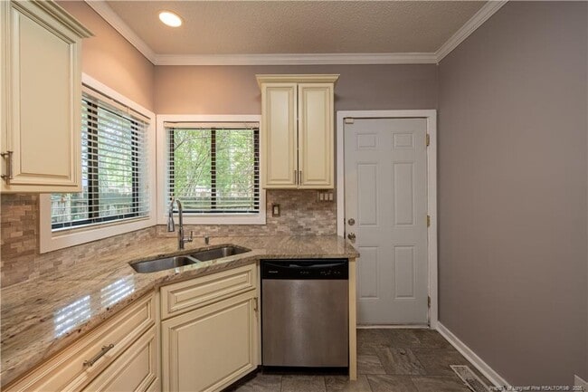 Building Photo - 5725 Waterwood Dr