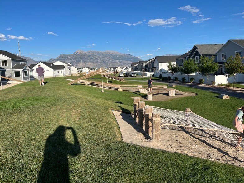 Building Photo - 3757 Cold Spring Dr