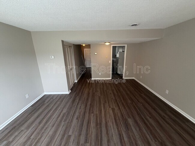 Building Photo - 618 S Boddie St