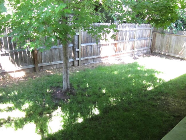 Building Photo - Charming Duplex for Rent