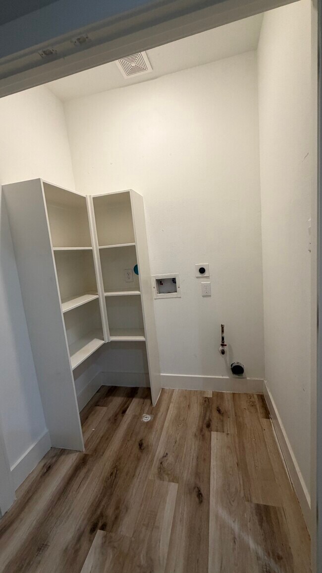Building Photo - 9905 Excaliburs Ct