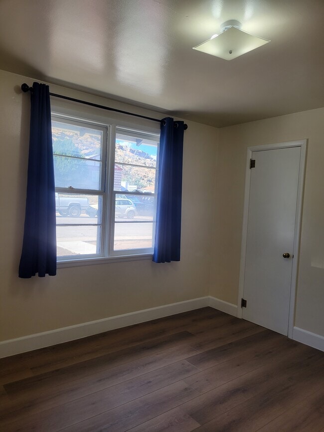 Building Photo - 1308 High St