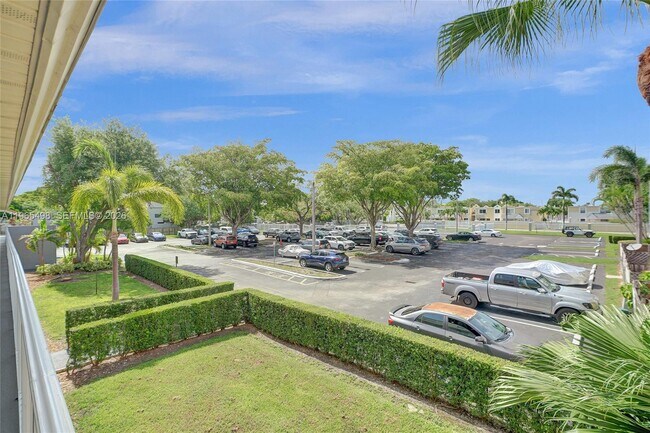 Building Photo - 4600 SW 67th Ave