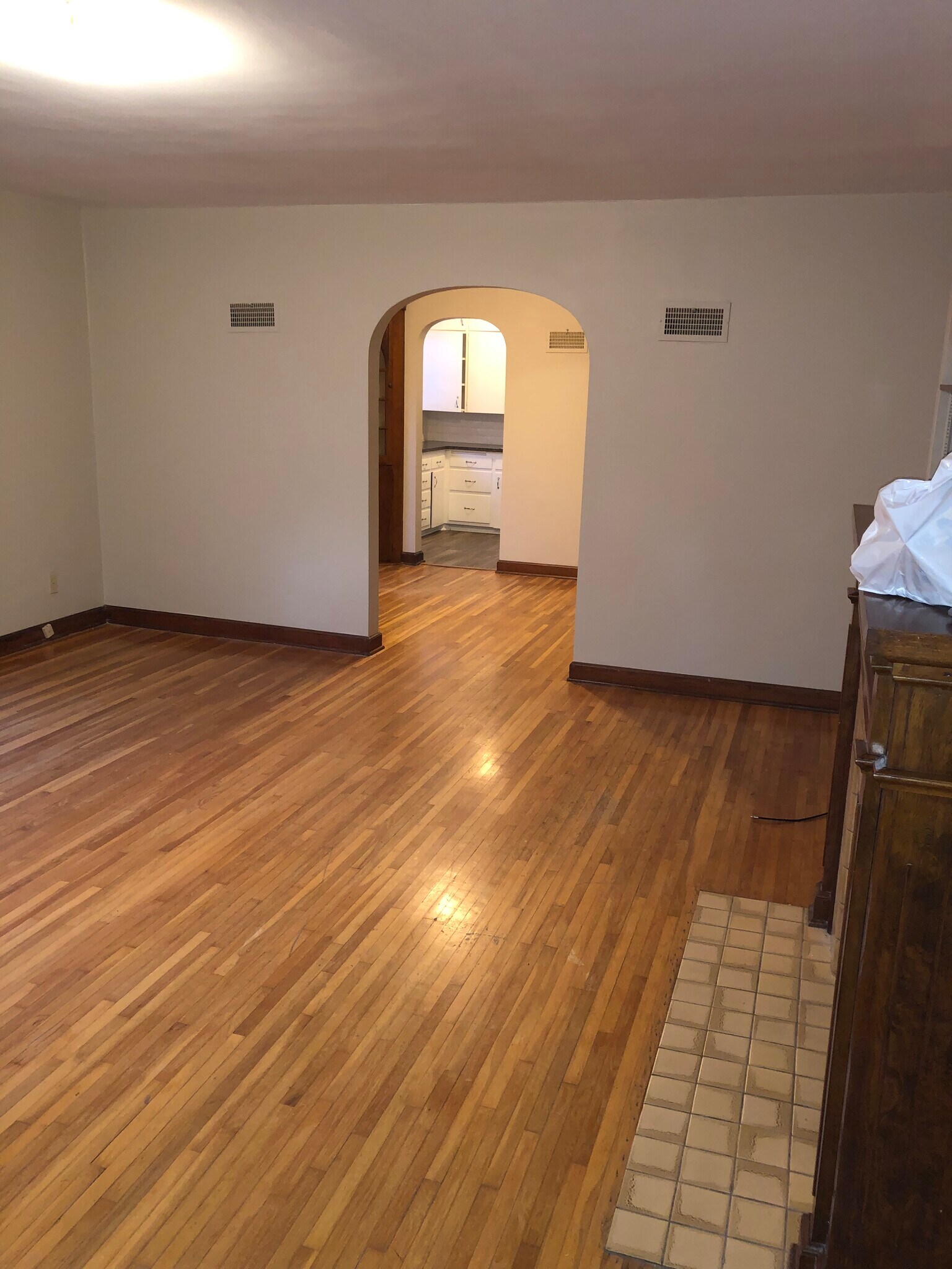 Building Photo - 1304 N Perry Ave