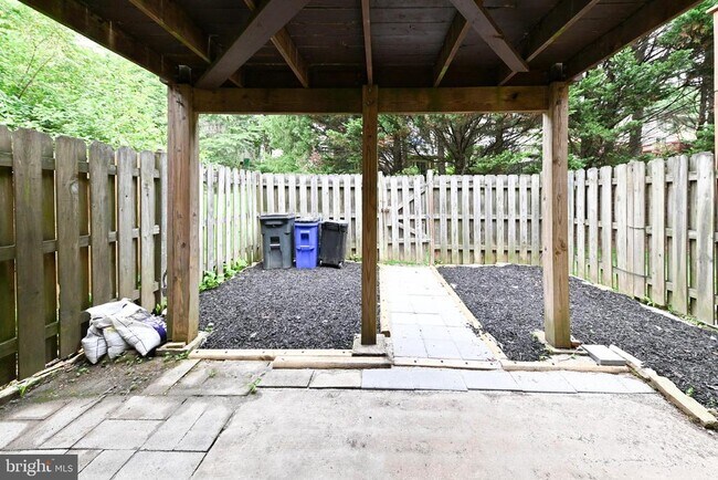 Building Photo - 3514 Lowlen Ct