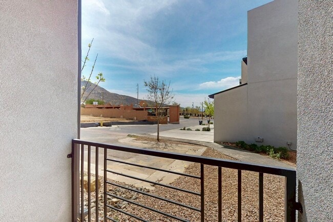 Building Photo - New Townhouse NE Heights 2/bedroom 1.5/bath 1/CG
