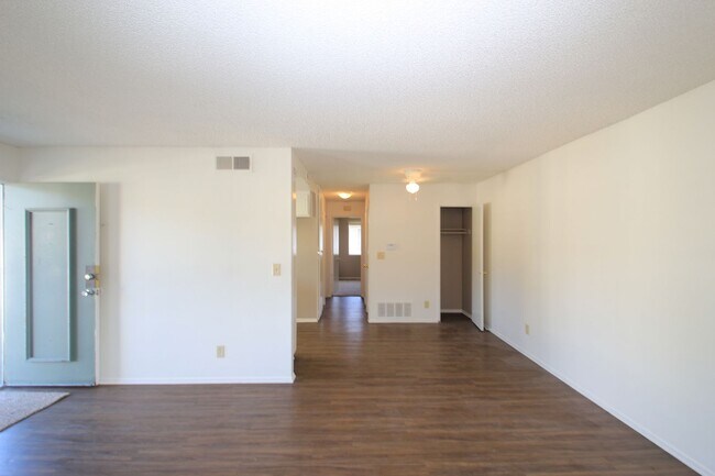 Building Photo - 2596 Sextant Ave