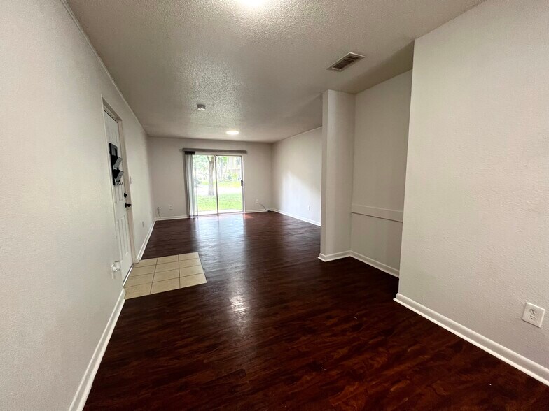 Building Photo - 507 NW 39th Rd